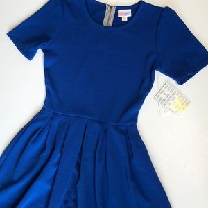 LuLaRoe Amelia Dress. She has pockets!!!